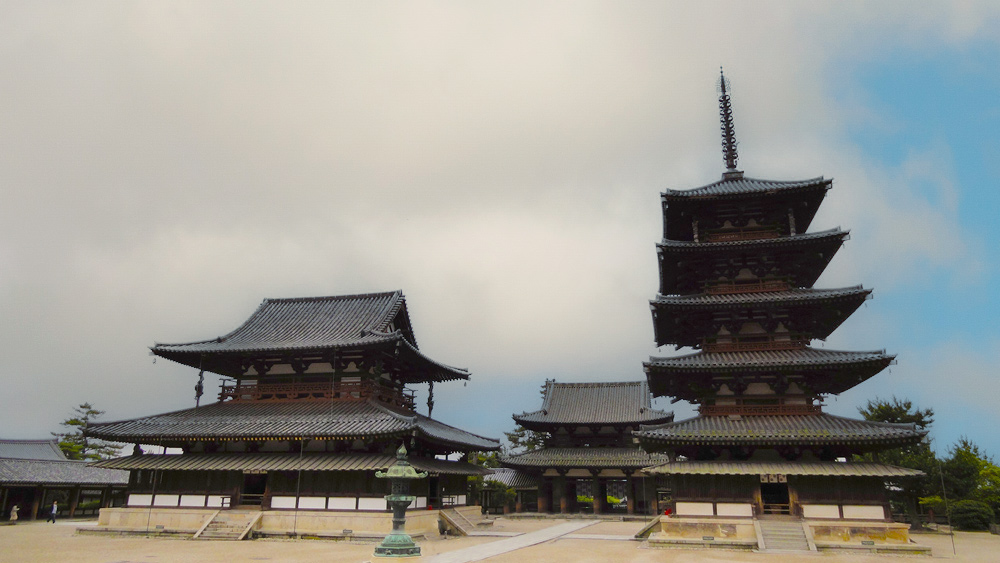 法隆寺 金堂と五重塔