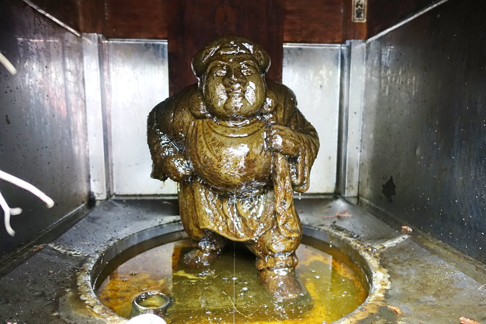 身延別院　油かけ大黒天神